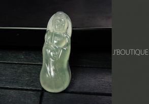 ミャンマー産天然無処理翡翠 仏像 観音様 ペンダント 手石 インテリア 微青緑 玻璃冰