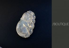 ミャンマー産天然無処理翡翠 サル 猿 ペンダント 手石 インテリア　ホワイト 玻璃冰