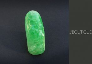 ミャンマー産天然無処理翡翠 梅花 ペンダント 手石 インテリア 明緑 薄緑 冰