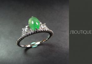 A-Grade Natural Myanmar Icy Bright Green Jadeite Jade Jewelry Ring with K18 White Gold, White Sapphire and Diamond