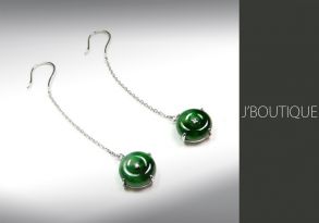 A-Grade Natural Myanmar Icy Deep Green jadeite Jade Jewelry Pierces with K18 White Gold and Diamond