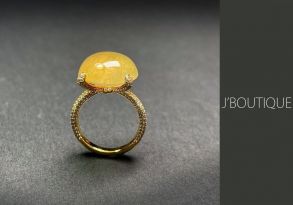 A-Grade Natural Myanmar Icy Yellow Jadeite Jade Cabochon Jewelry Ring with K18 Yellow Gold and Diamond