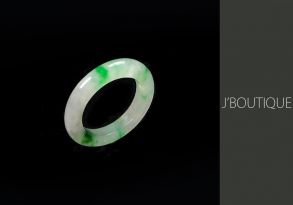 ミャンマー産天然無処理翡翠 くりぬき リング 指輪 ホワイト 明緑 冰
