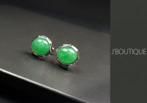 A-Grade Natural Myanmar Icy Pale Bright Green Jadeite Jade Jewelry Cufflinks with K18 White Gold