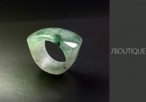 ミャンマー産天然無処理翡翠 サドルリング くりぬき 指輪 ホワイト 濃緑 冰
