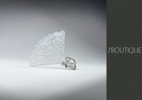 ミャンマー産天然無処理翡翠 扇子 ジュエリー ペンダント ホワイト 冰 K18 ホワイトゴールド 真珠貝 ダイヤモンド