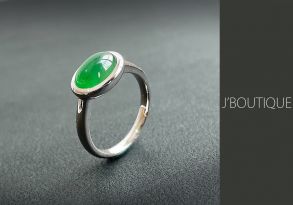 A-Grade Natural Myanmar Icy Bright Green Jadeite Jade Jewelry Ring with K18 White Gold