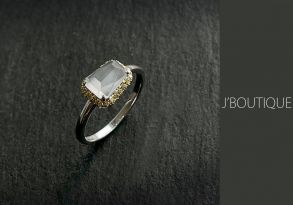 ミャンマー産天然無処理翡翠 ジュエリー リング ホワイト 玻璃冰 K18 ホワイトゴールド イエローダイヤモンド