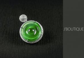 ミャンマー産天然無処理翡翠 プレート 丸 ジュエリー ペンダント 薄若緑 K18 ホワイトゴールド ダイヤモンド