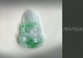 ミャンマー産天然無処理翡翠 観音様 仏像 ペンダント オーナメント 手石 ホワイト 薄緑
