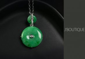 ミャンマー産天然無処理翡翠 ジュエリー ボタン ペンダント 薄緑 翠緑 K18 ホワイトゴールド ダイヤモンド