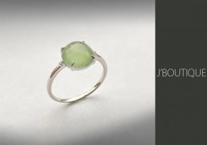 A-Grade Natural Myanmar Icy Light Ash Green Jadeite Jade Jewelry Ring with K18 White Gold and Diamond
