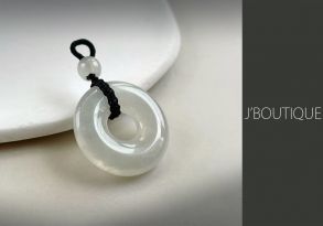 ミャンマー産天然無処理翡翠 玉環 ドーナツ ペンダント 手石 インテリア ホワイト 冰
