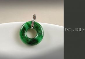 ミャンマー産天然無処理翡翠 玉環 ドーナツ 艶緑 ペンダント K18 ホワイトゴールド ダイヤモンド