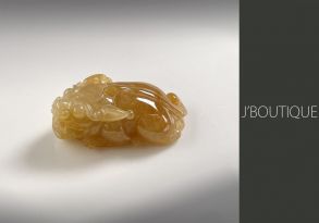 ミャンマー産天然無処理翡翠 ヒキュウ 貔貅 オーナメント 手石 ペンダント 黄翡 冰