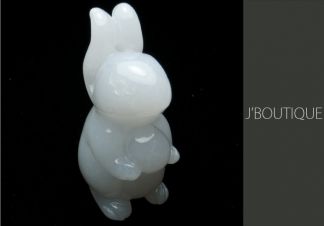 【35％OFF】 ミャンマー産天然無処理翡翠 微緑 置物 ペンダント 立ちうさぎ 工芸品