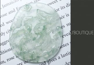 ミャンマー産天然無処理翡翠 龍 ドラゴン 馬 如意 ペンダント 手