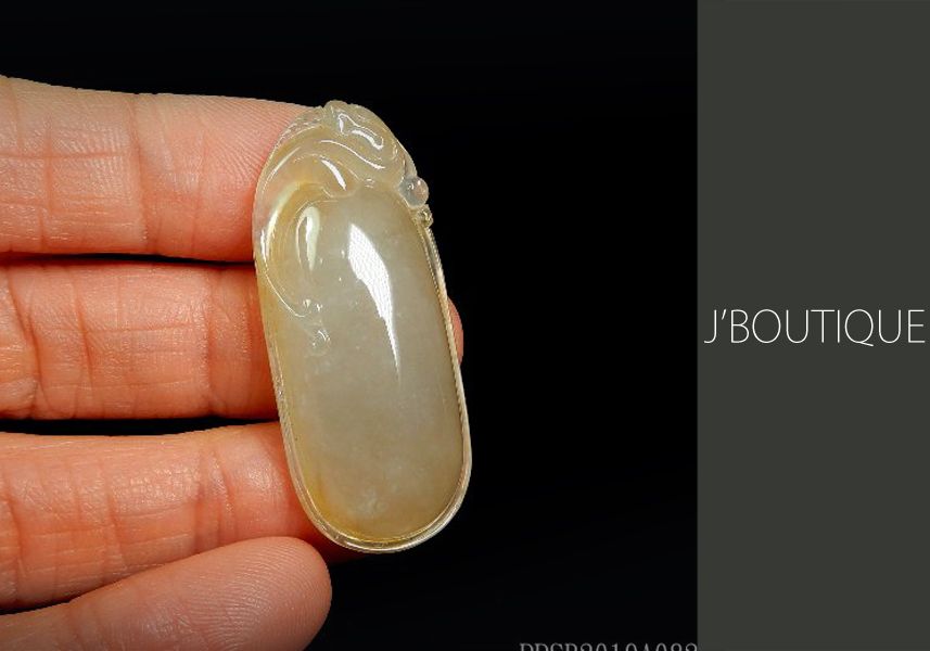 ミャンマー産天然無処理翡翠 ドラゴン 龍 如意 ペンダント 手石 お守り