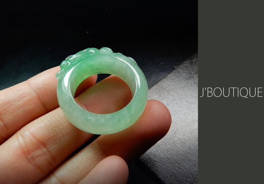 ミャンマー産天然無処理翡翠 神獣 くりぬき リング 指輪 淡緑 明