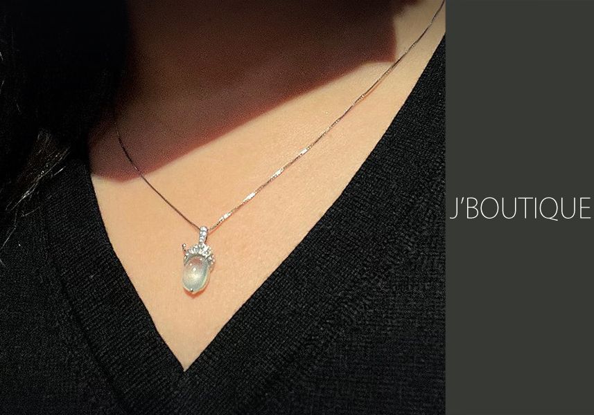 ミャンマー産天然無処理翡翠 ジュエリー ペンダント どんぐり ホワイト