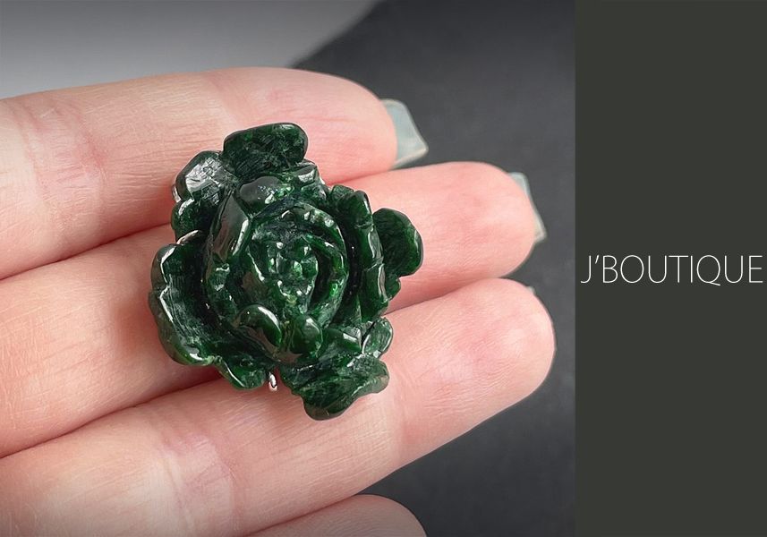 ミャンマー産天然無処理翡翠 薔薇 バラ ジュエリー ペンダント 艶緑