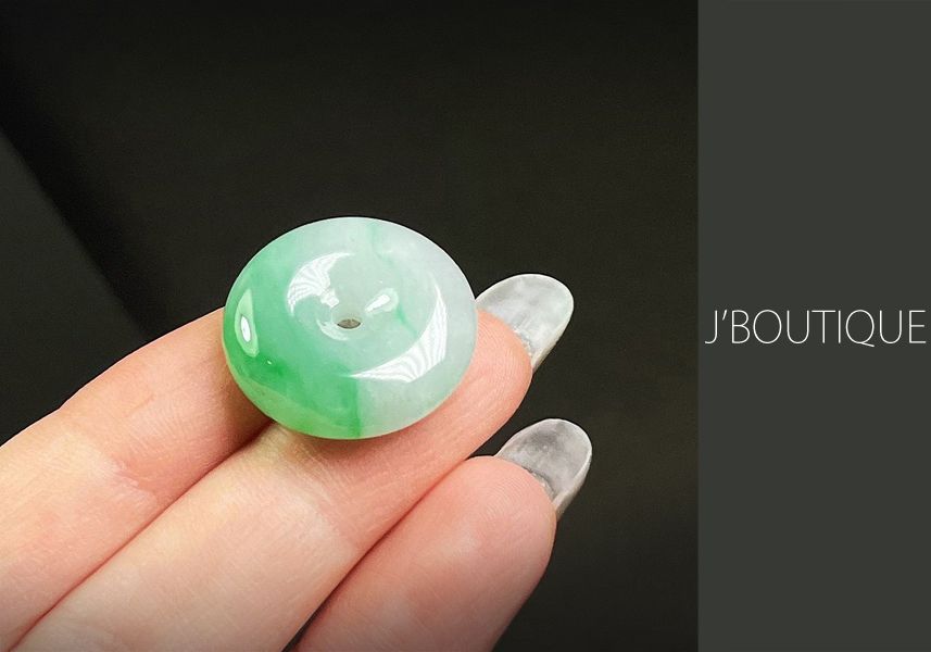 ミャンマー産天然無処理翡翠 ボタン ドーナツ ペンダント 手石