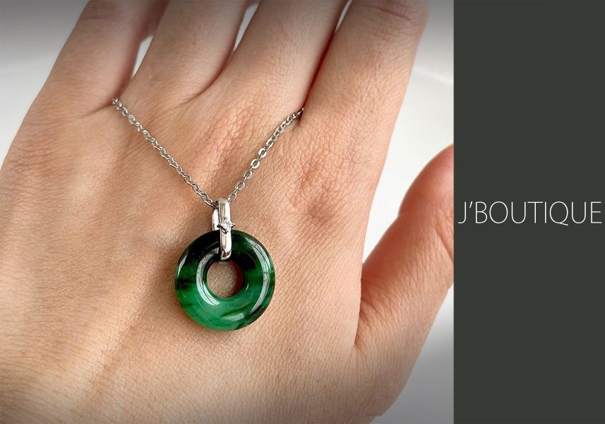 ミャンマー産天然無処理翡翠 玉環 ジュエリー ペンダント 艶緑 墨翠