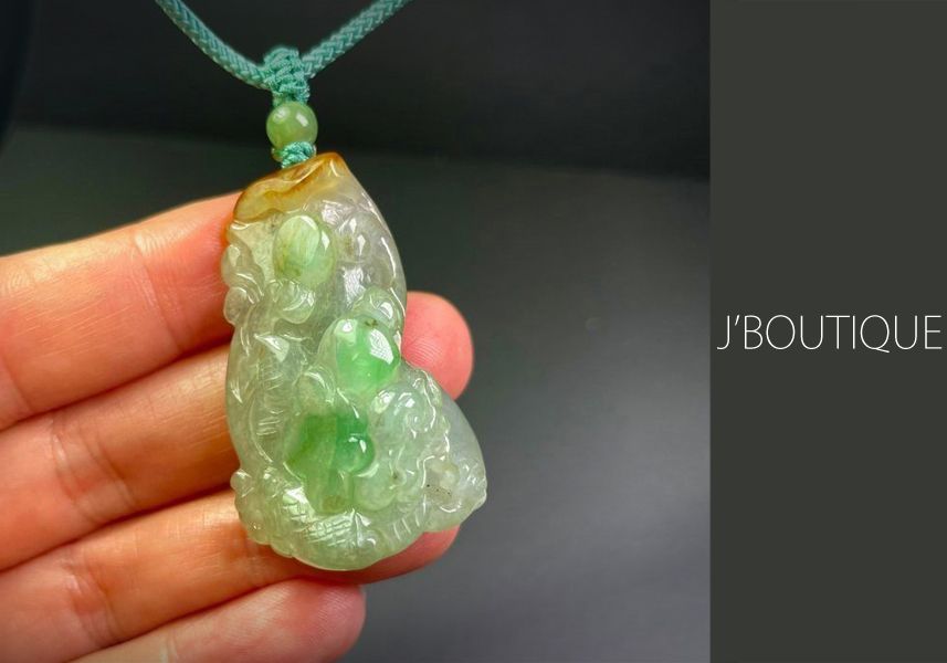 ミャンマー産 天然翡翠ペンダント（宝石鑑別書付き） ミャンマー産天然無処理翡翠 吉祥 如意 ペンダント 手石