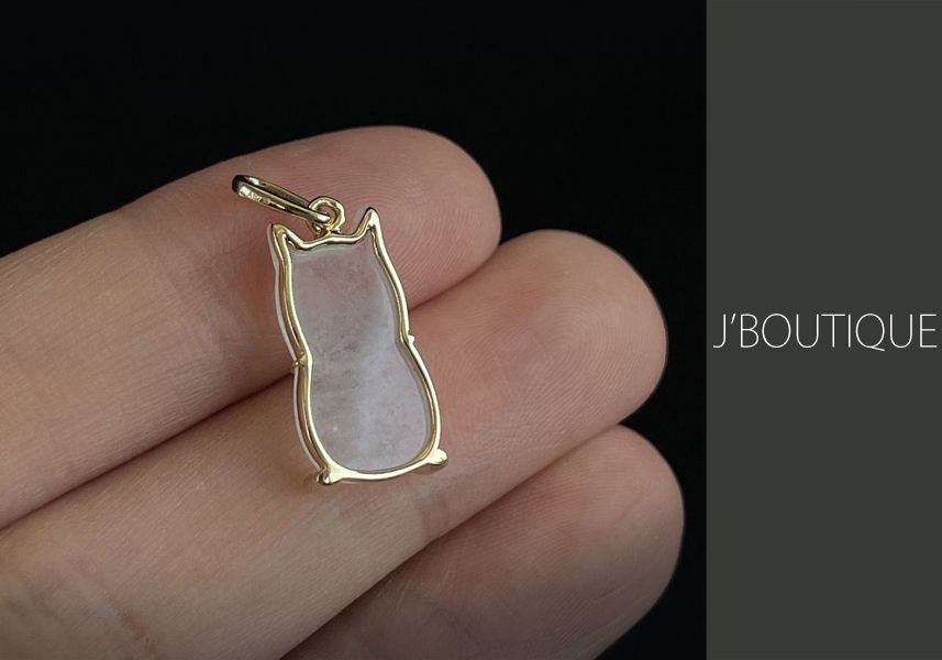 ☆天然石☆無処理 ミャンマー産 本翡翠 K18 AU750刻印（精巧彫刻）美品 ☆天然石☆無処理 ミャンマー産 本翡翠 K18 AU750刻印（精巧彫刻）美品