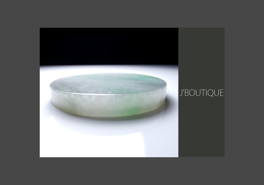 ミャンマー産天然無処理翡翠 文鎮 置物 オブジェ 手石 鮮緑 ライトグレー